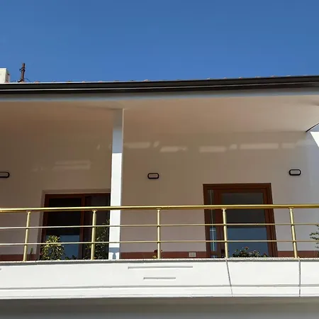 Neli's Apartament Orikum